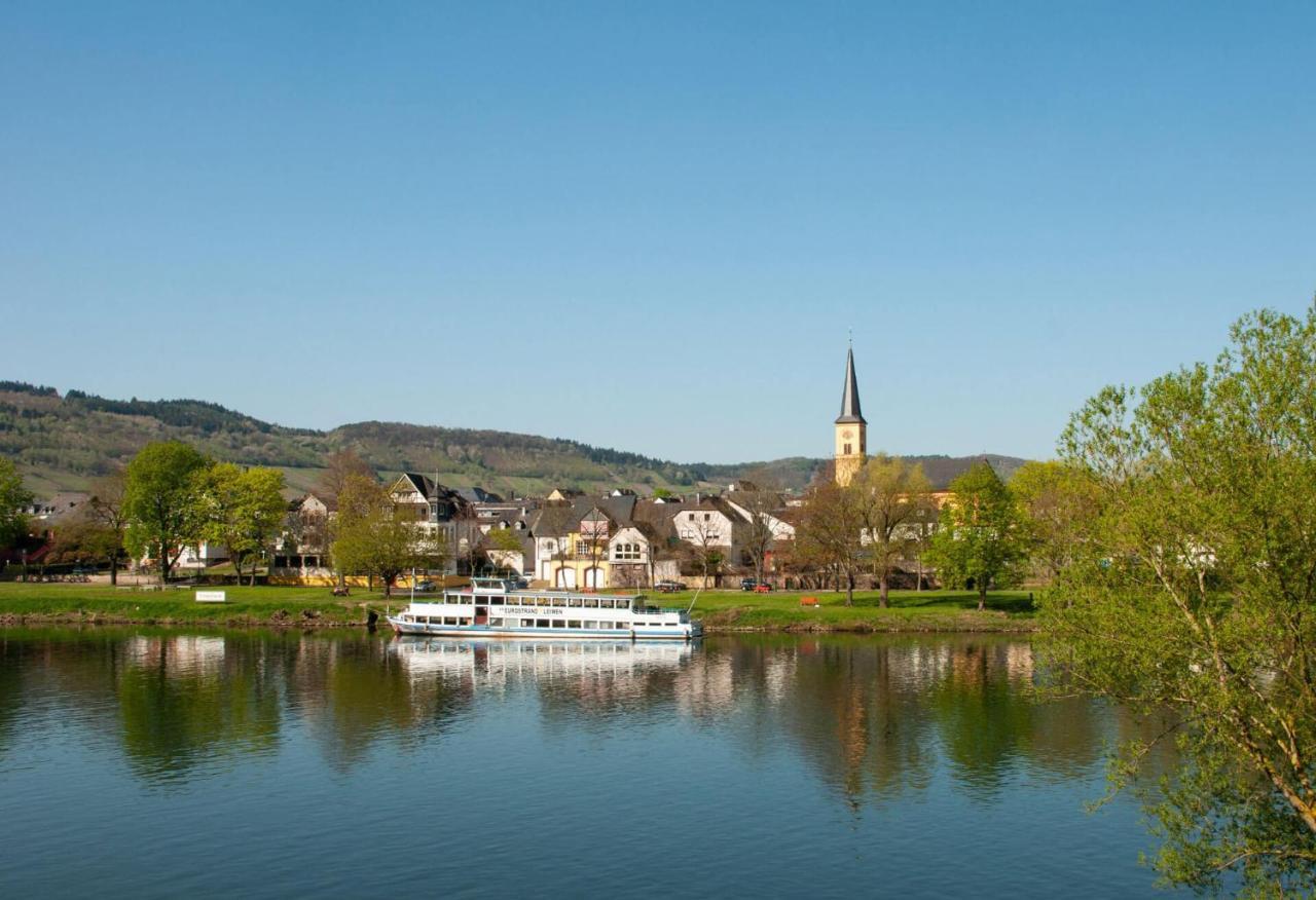 Hotel Krone Riesling Тритенхайм Екстериор снимка