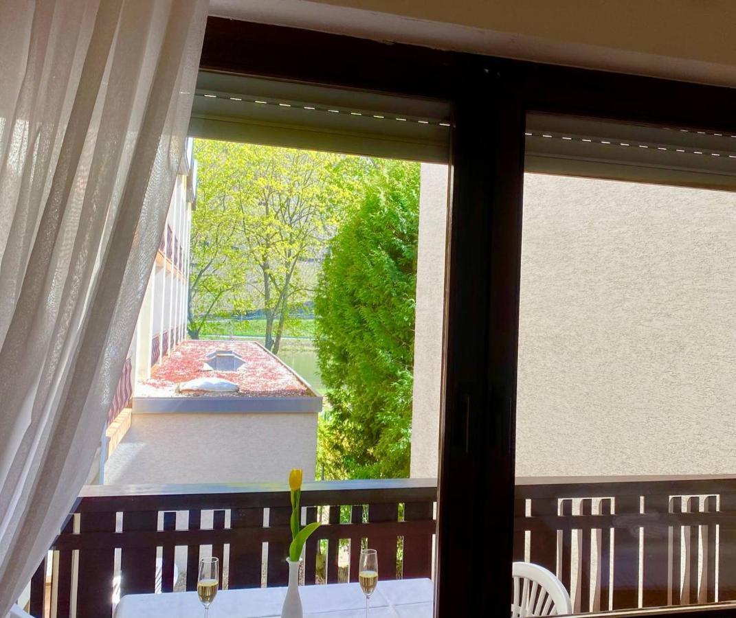 Hotel Krone Riesling Тритенхайм Екстериор снимка