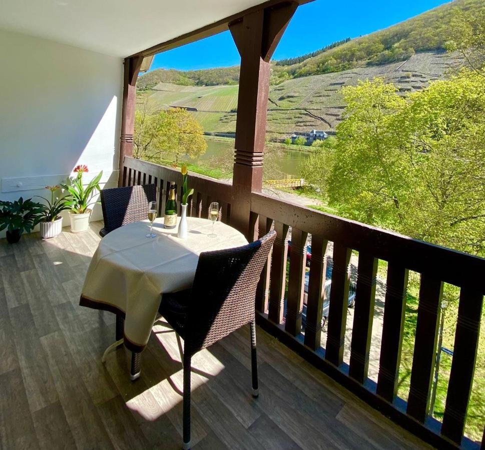 Hotel Krone Riesling Тритенхайм Екстериор снимка