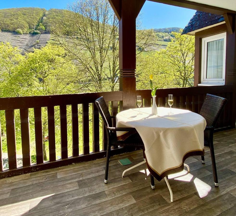 Hotel Krone Riesling Тритенхайм Екстериор снимка
