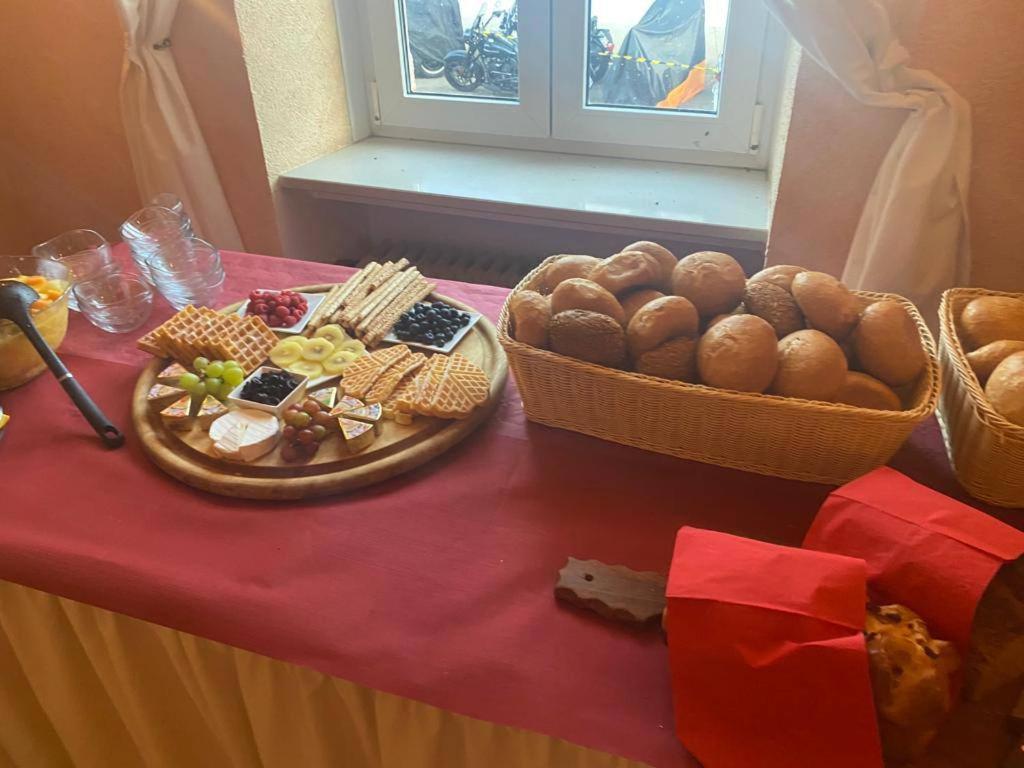 Hotel Krone Riesling Тритенхайм Екстериор снимка