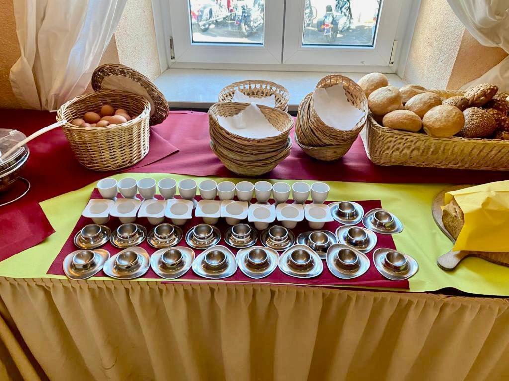 Hotel Krone Riesling Тритенхайм Екстериор снимка