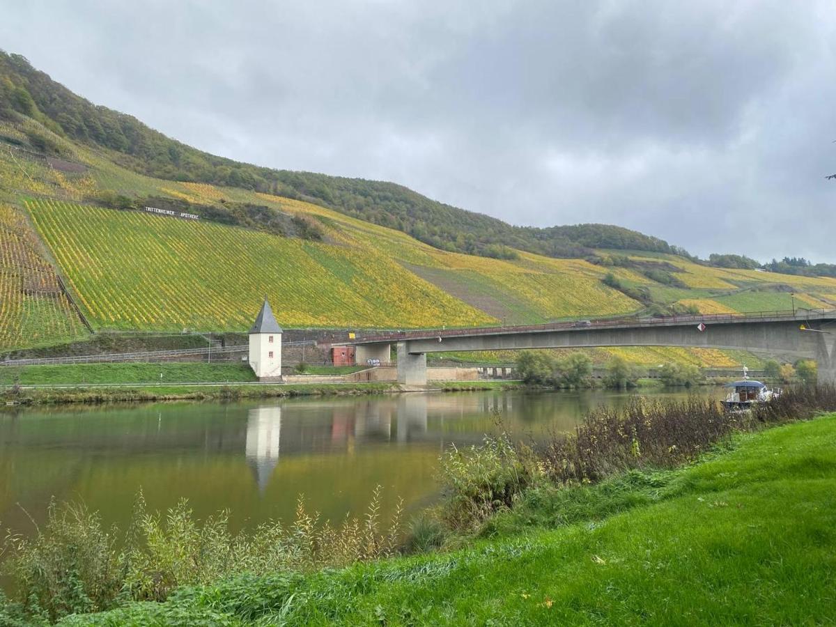 Hotel Krone Riesling Тритенхайм Екстериор снимка