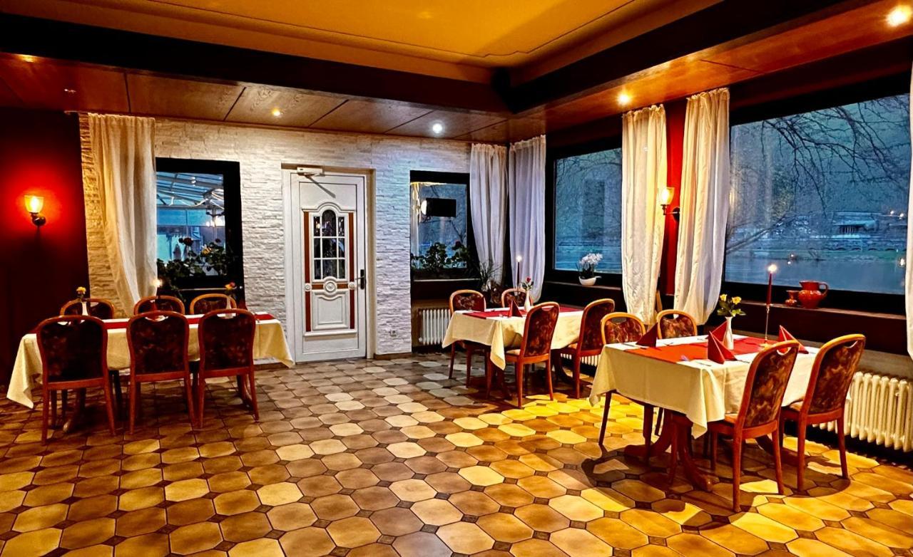 Hotel Krone Riesling Тритенхайм Екстериор снимка