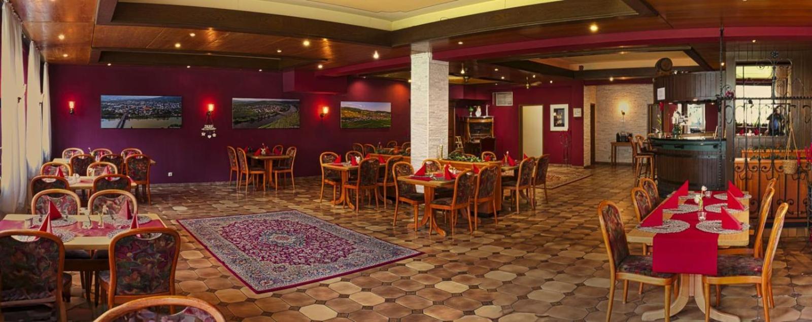 Hotel Krone Riesling Тритенхайм Екстериор снимка