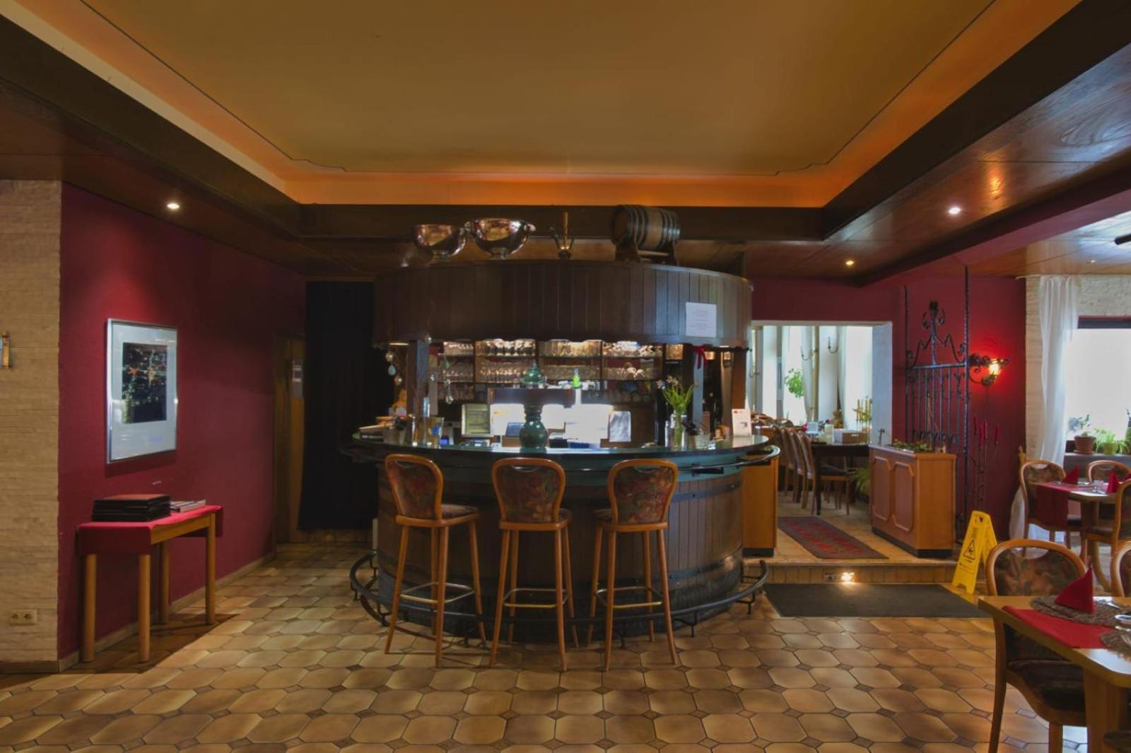 Hotel Krone Riesling Тритенхайм Екстериор снимка