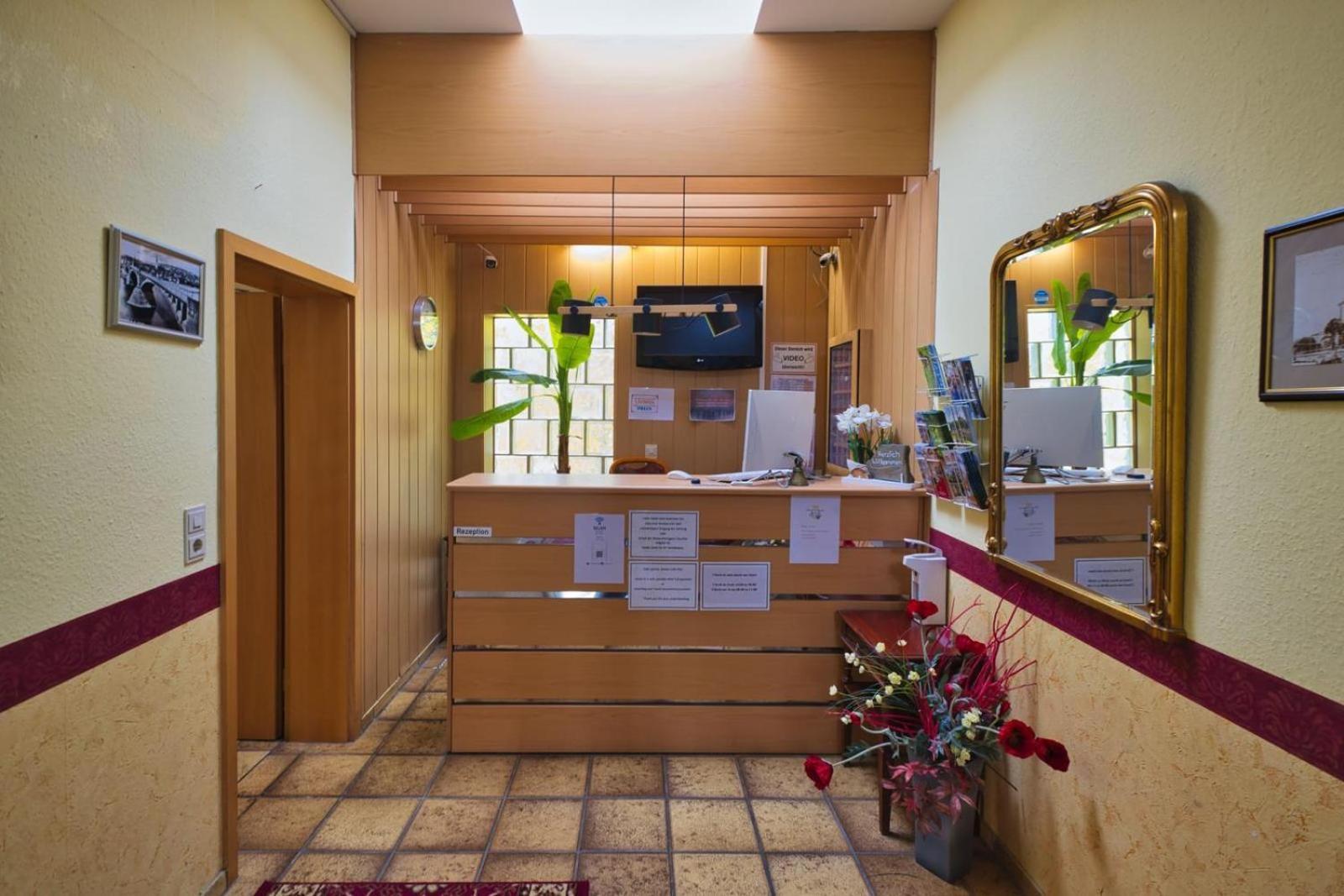 Hotel Krone Riesling Тритенхайм Екстериор снимка